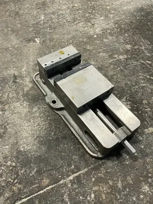 USED KURT D675