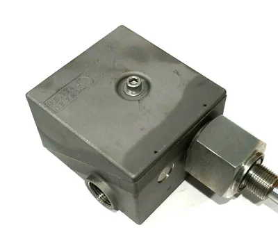 NEW BENTLY NEVADA 26530-00-00-01-017-250-00-04-00 DUAL PROBE TRANSDUCER