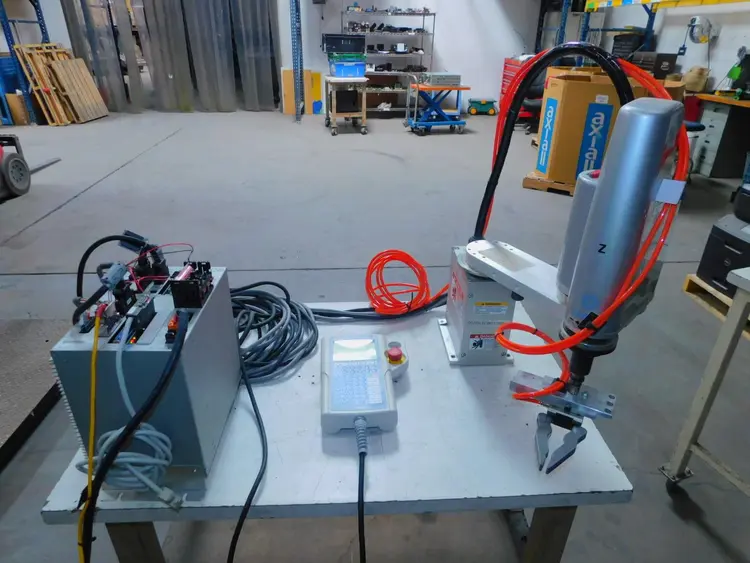 Used YAMAHA YK350XH Robots Texas US | Aucto #1454490
