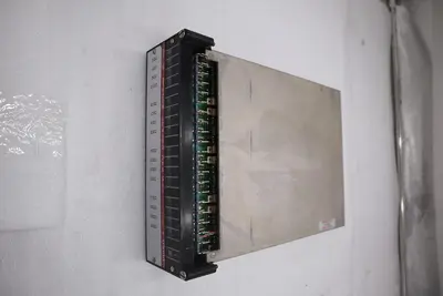 SCHNEIDER ELECTRIC B230-501 PLC MODULE STOCK G578