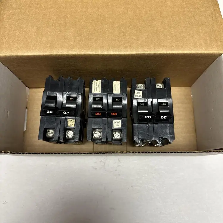 Used FEDERAL PACIFIC NB220 Circuit Breakers | Surplus Asset Holdings #1188979