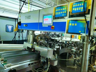 Rotative Filler and Bagger  Toyo Jidoki​​​​​​​ Model TT-9CW.  # 3328