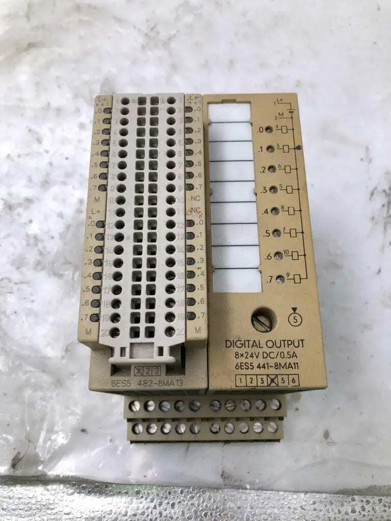 Siemens Simatic S5 6ES5 482-8MA13 Digital I/O Module w/ 441-8MA11 Digital Output
