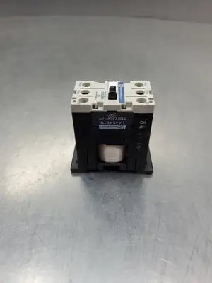 Schneider Electric CA2SK20 Contactor, 10A, 690VAC w/LA4SKE1U Module. 4A43.1