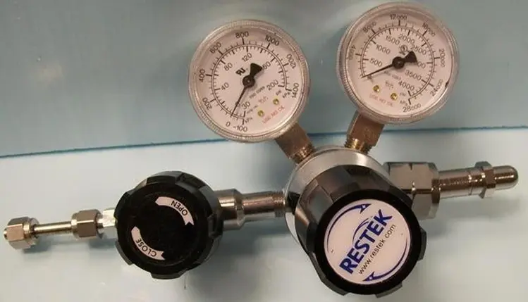 Used RESTEK 20647 Regulators Texas US | Bamko Surplus Process Equipment #939247