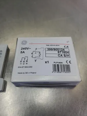 GE CA S/H 399/900124 671604 AUXILIARY CONTACT 240V 5 AMP 5A. 4A-3