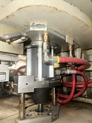 SIDEL SB01 Machine de moulage par soufflage (bouteille/conteneur) | Perry Equipment (10)