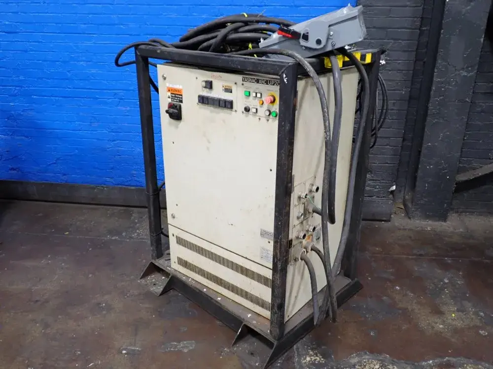 USED 2000 YASKAWA ELECTRIC CORPORATION YASNACXRCUP20