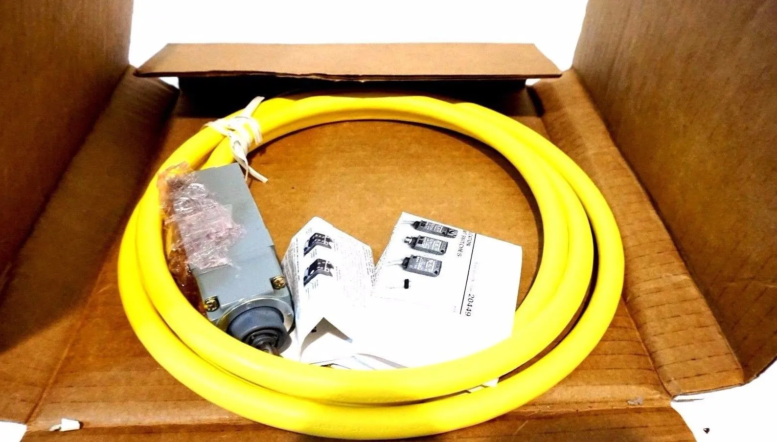 NEW CUTLER HAMMER E50AT36P LIMIT SWITCH