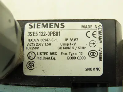 Siemens 3SE5 122-0PB01 Limit Switch With Adjustable Arm & Spring Return