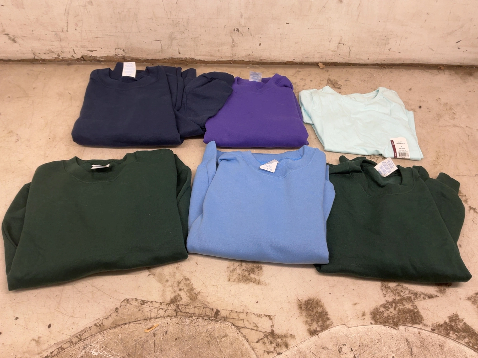 Used _UNKNOWN_ _UNKNOWN_ Apparel, Gloves, Lab Coats Michigan US | Miedema Asset Management Group #1693327