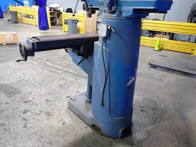 Cincinnati Grinders Inc 10" X 42" Vertical Mill