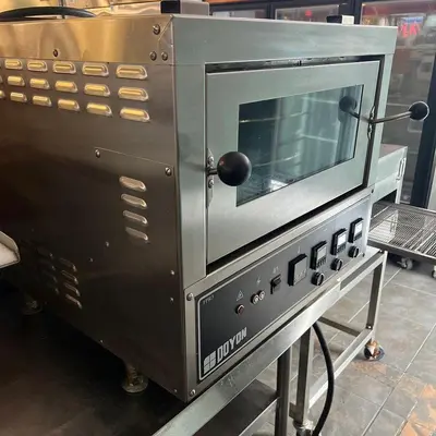 Doyon Model FPR3 - 3 Rotating Deck Pizza Oven - 208V 1 PhaseDoyon Model FPR3 - 3 Rotating Deck Pizza Oven - 208V 1 Phase