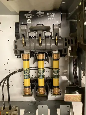 USED ALLEN-BRADLEY 2192F-BJC-24R-111 Q