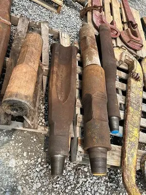 Used AFTERMARKET 4' HEAVY DUTY CABLE TOOL ELEVATOR SHAFT IRRIGATION CHISEL BIT Tool Bits Pennsylvania US | East West Machinery & Drilling #1417454