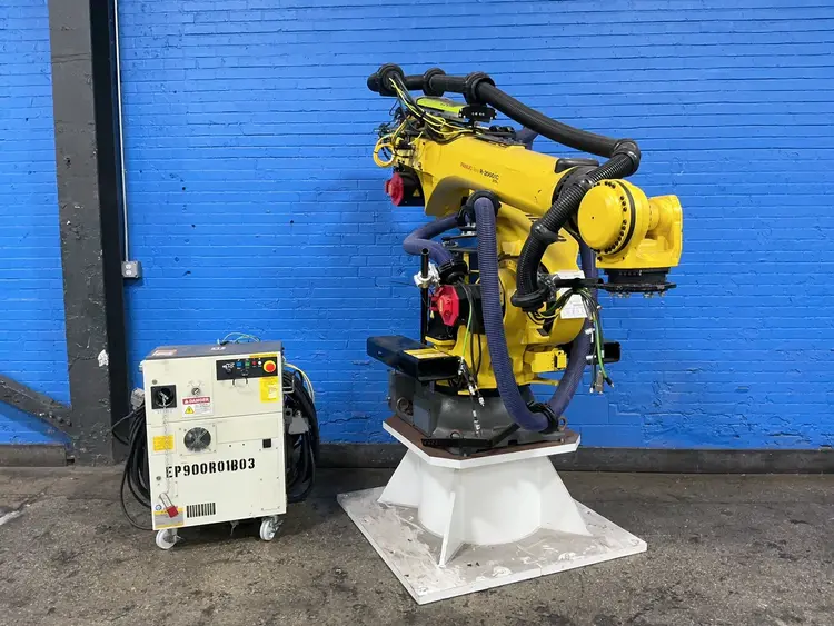 Used 2020 FANUC R2000IC 210L Robots Ohio US | HGR 24 #1232584