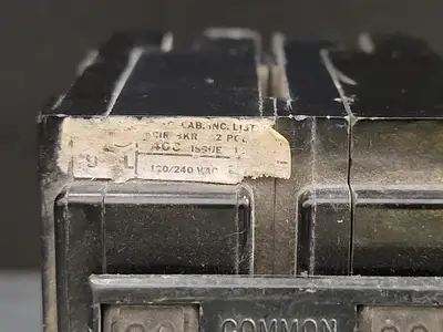 30 Amp, 2 Pole, 120/240 Volts Circuit Breaker