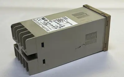 USED OMRON H7CR-A