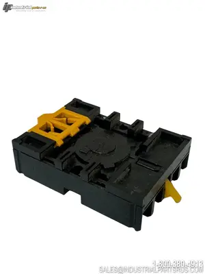 Used OMRON P2CF-08 Relays & Switches Kentucky US | Industrial Parts R Us Inc. #1418395