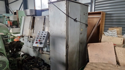 MOSCOW Universal Thread Grinder, in working condition, visible under power