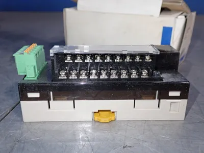 USED OMRON DRT2AD04H