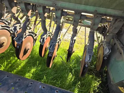 USED 1986 JOHN DEERE 8300