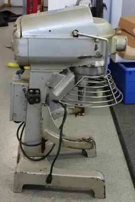 20 Quart Commercial NSF Dough mixer DOYON SM 200