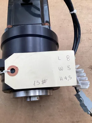 Yaskawa AC Servo Motor SGMPH-04AAAGB01; 400W 200V 2.6A
