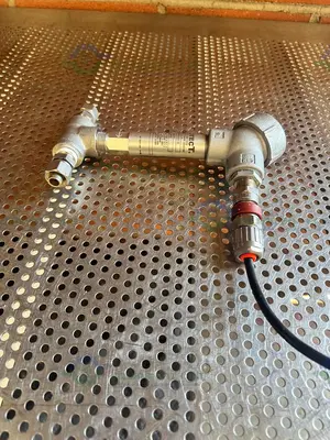 Used DWYER FLOTECHT V6EPS-S-D-1-S FLOW SWITCH W/ CROUSE MINDS LBY25 SA ELBOW Test Equipment - Other California US | Equipment Lab #1427413