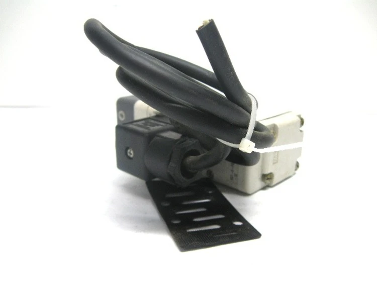 Used SMC VQ7-6-FG-S-3Z Solenoid Valves | Industrial Parts R Us Inc. #360316