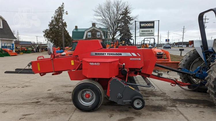 Used 2016 MASSEY FERGUSON 1840 Square Balers | Rosseel's Equipment Inc #720695