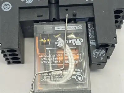 Used Schneider Electric RXM4AB2BD,RXZE2M114M,RXM040W Relays & Switches Michigan US | Maverick Industrial Sales #1401998