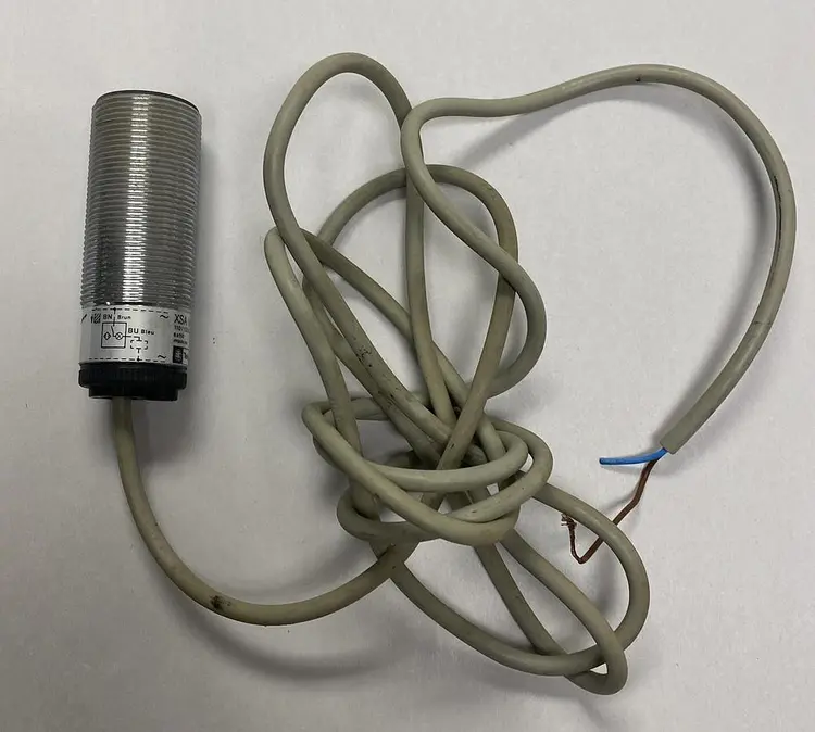 Used TELEMECANIQUE XSA-V01151 Sensors | Surplus Asset Holdings #1206583