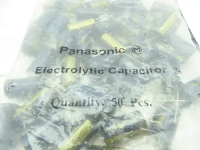 Panasonic FC Series Aluminum Electrolytic Capacitor 35V 2700uF 105C  LOT OF 100