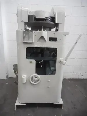 COLTON 33-STATION KEYED HEAD TABLET PRESS