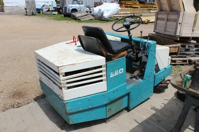 USED 1998 TENNANT 220