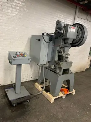 5912-220 Minster Press 16 Ton Type B1-16 1″ Stroke OBI Air Clutch/Air Brake Stamping Press