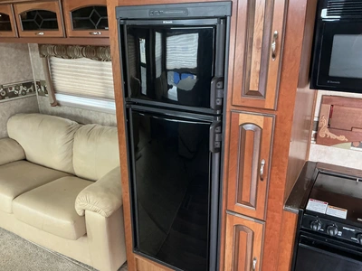 Used 2012 CROSSROADS RUSHMORE 34SB Campers, Caravans, Motorhomes Michigan US | Miedema Asset Management Group #1406929