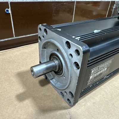 NEW Rexroth Indramat MDD090C-N-030-N2L-110PB0