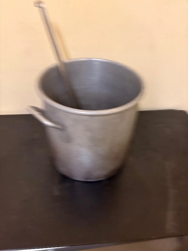 cooking pot