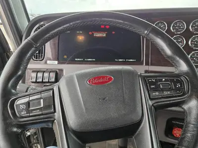 USED 2023 PETERBILT 389