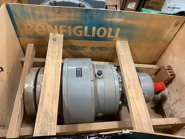 NEW BONFIGLIOLI 313L3