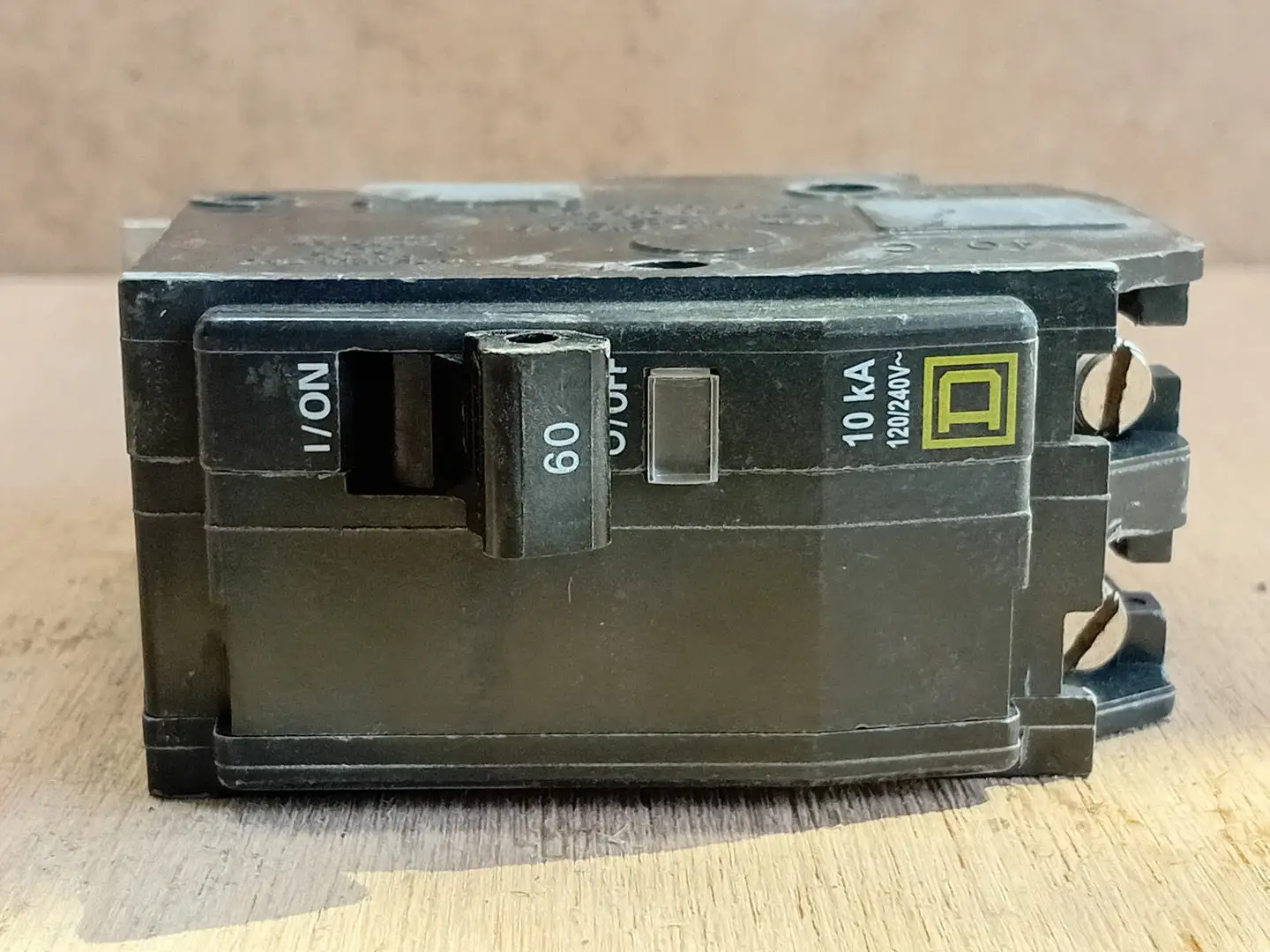 Used SQUARE D QOB260 Switchgears British Columbia CA | Lenmark #1438584