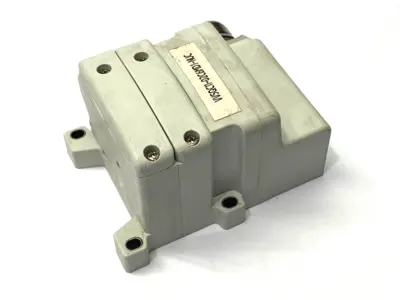 Used SMC Base Mounted Plug-In Manifold 28-Pin Connector Parts (Hydraulics and Pneumatics) Michigan US | Maverick Industrial Sales #1395226