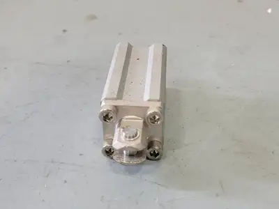 USED SMC CQ2D20-50DM