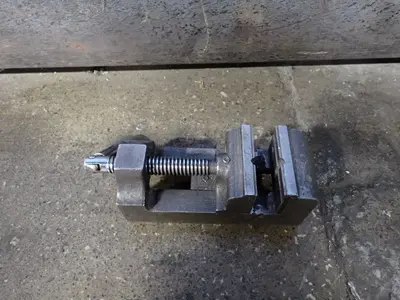 2 1/2" Vise