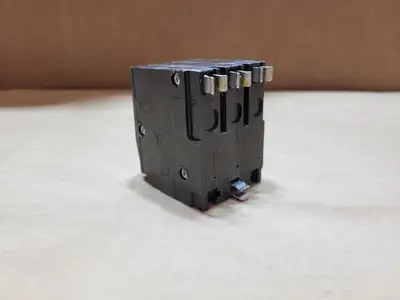 USED SQUARE D QO325