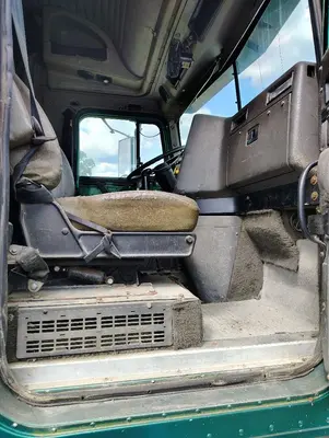 Used 2000 INTERNATIONAL 9900 EAGLE Conventional trucks Ohio US | Proxy Equipment #1385245