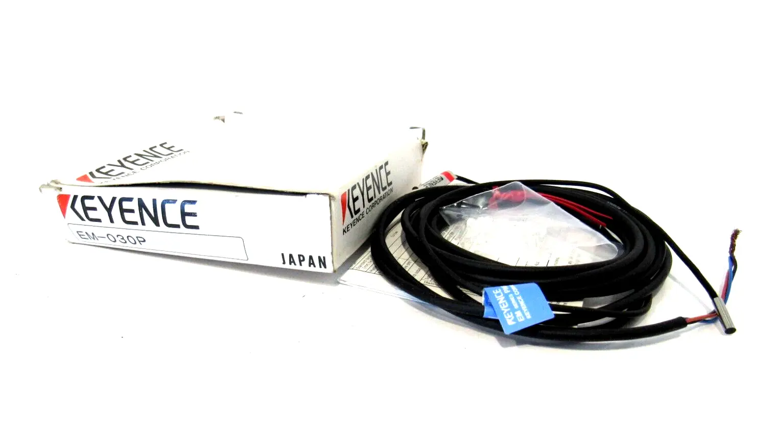 NEW KEYENCE EM-030P PROXIMITY SWITCH EM030P