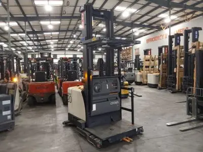USED 2019 CROWN SP4050-30